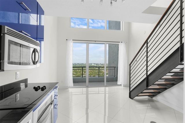 60 SW 13th St 3213, Miami, FL 33130