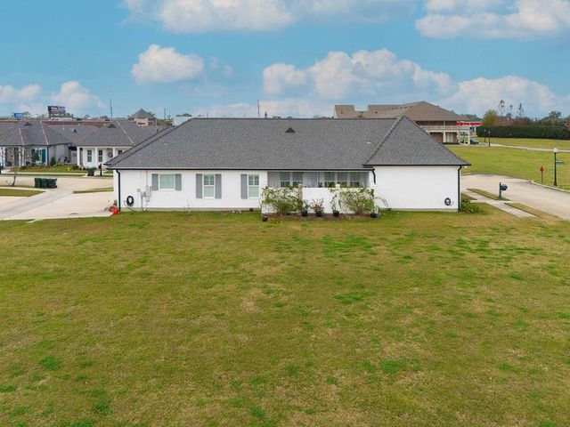 200 Rue St Sydney, Houma, LA 70360