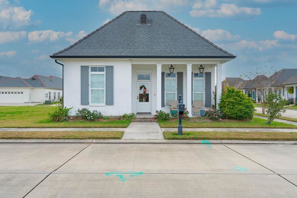 200 Rue St Sydney, Houma, LA 70360