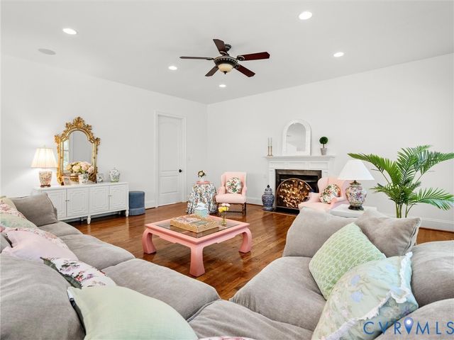 1300 Baltrey Ln, Midlothian, VA 23112