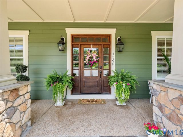 1300 Baltrey Ln, Midlothian, VA 23112