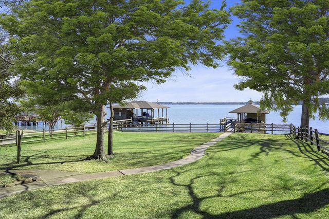241 Harbour Point Circle, Coldspring, TX 77331