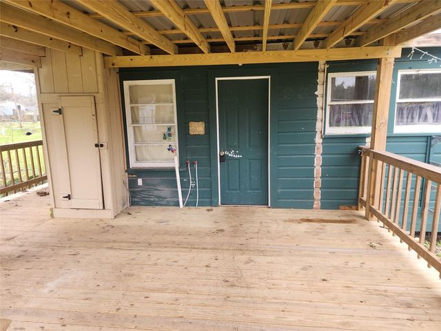 839 Yaupon Street, Clute, TX 77531