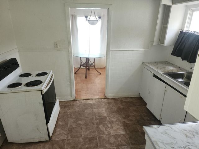 839 Yaupon Street, Clute, TX 77531