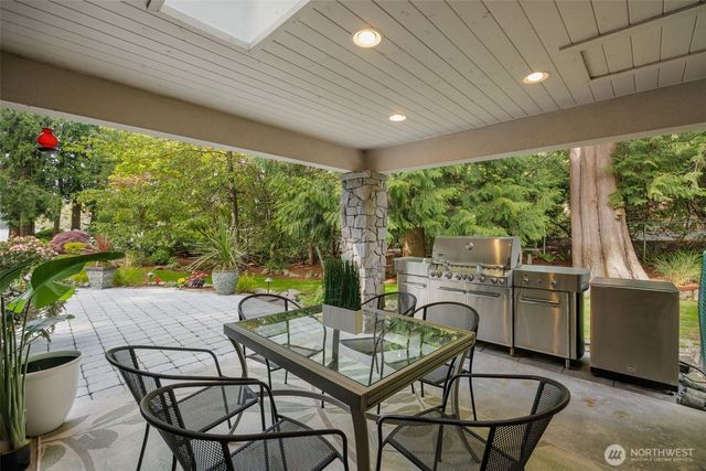 3718 S 334th Street, Federal Way, WA 98001