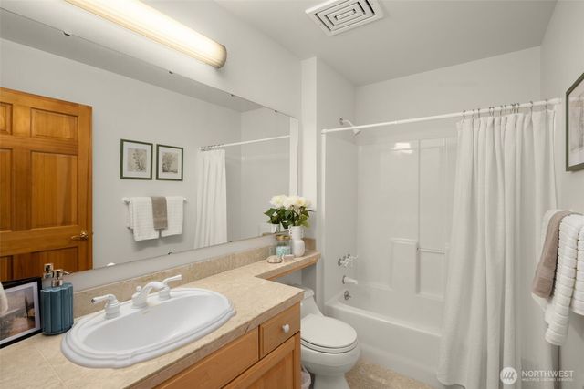 3718 S 334th Street, Federal Way, WA 98001