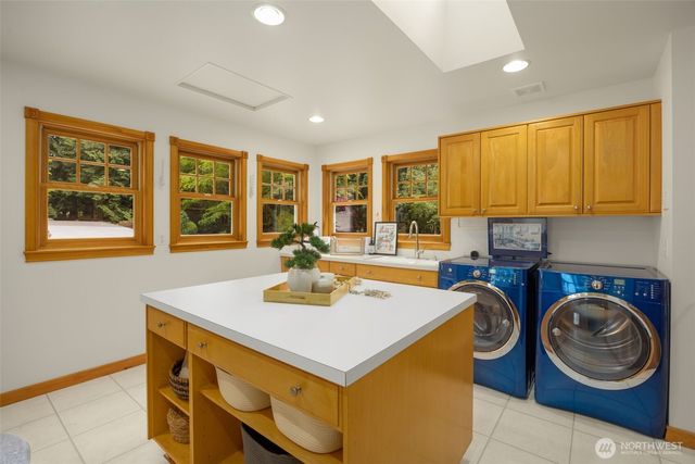 3718 S 334th Street, Federal Way, WA 98001