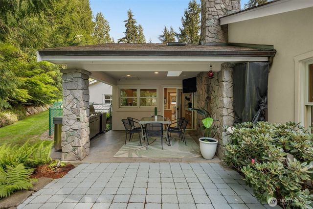 3718 S 334th Street, Federal Way, WA 98001