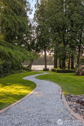 3718 S 334th Street, Federal Way, WA 98001