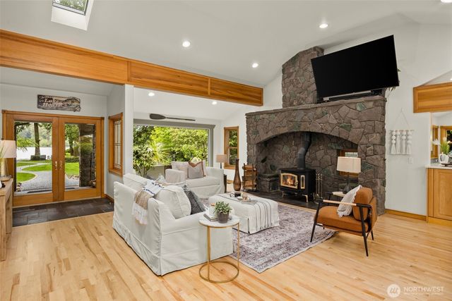 3718 S 334th Street, Federal Way, WA 98001