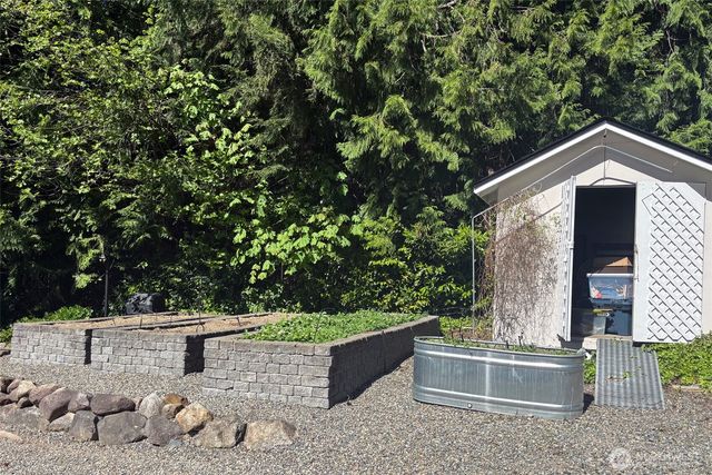 3718 S 334th Street, Federal Way, WA 98001