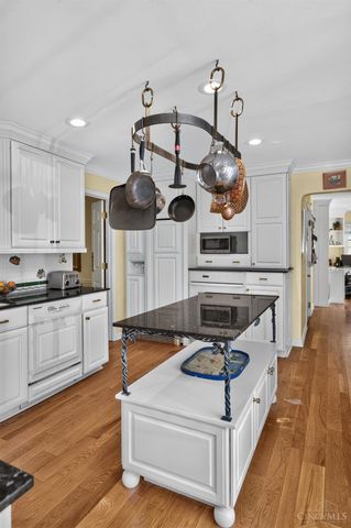 444 Hidden Valley Lane, Wyoming, OH 45215