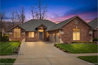 50486 Torrey Pines Drive, Macomb, MI 48042