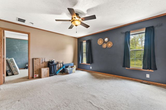 2028 E 925 N, Wheatfield, IN 46392
