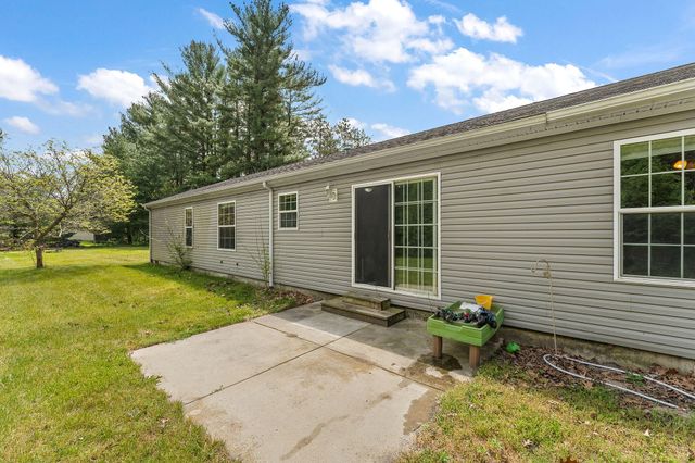 2028 E 925 N, Wheatfield, IN 46392