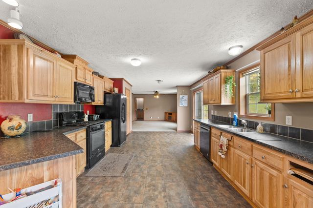 2028 E 925 N, Wheatfield, IN 46392