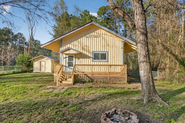 106 Jones Road, Bonneau, SC 29431