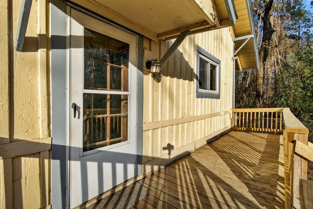 106 Jones Road, Bonneau, SC 29431