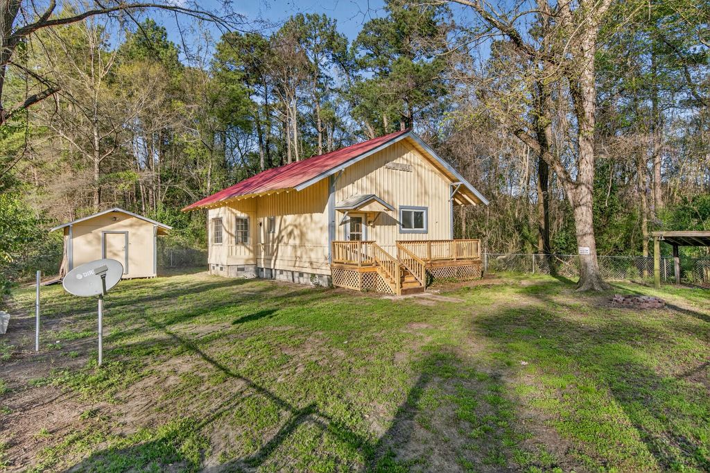 106 Jones Road, Bonneau, SC 29431