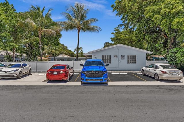 163 NW 40th Street 3, Oakland Park, FL 33309