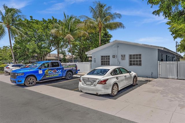 163 NW 40th Street 3, Oakland Park, FL 33309