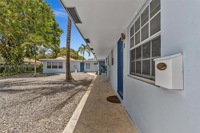 163 NW 40th Street 3, Oakland Park, FL 33309