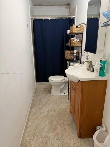 163 NW 40th Street 3, Oakland Park, FL 33309