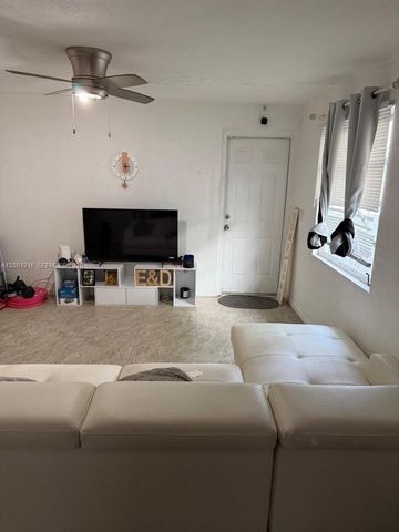 163 NW 40th Street 3, Oakland Park, FL 33309