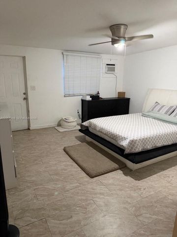 163 NW 40th Street 3, Oakland Park, FL 33309