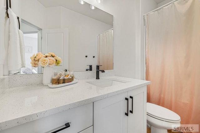 2525 E Pinnacle Drive, Idaho Falls, ID 83401