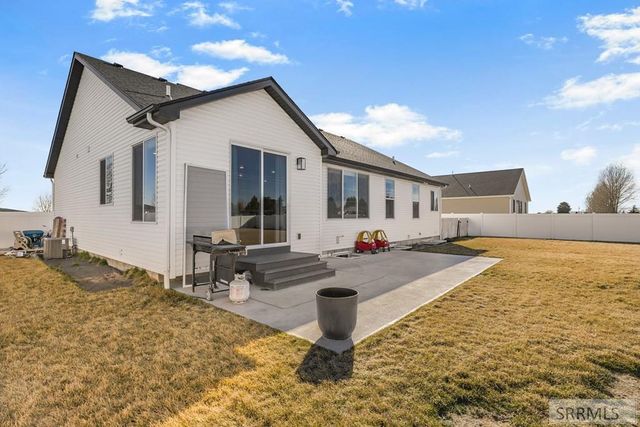 2525 E Pinnacle Drive, Idaho Falls, ID 83401