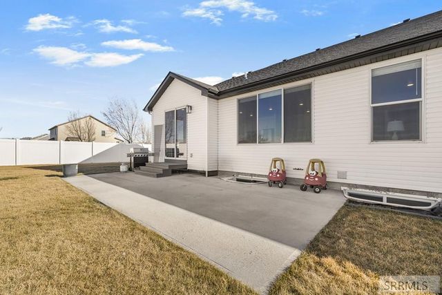 2525 E Pinnacle Drive, Idaho Falls, ID 83401