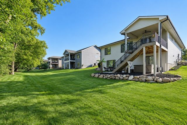 2212 NE Little Beaver Drive, Grimes, IA 50111
