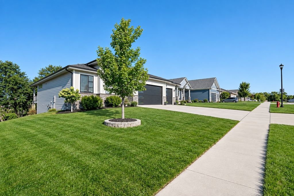 2212 NE Little Beaver Drive, Grimes, IA 50111