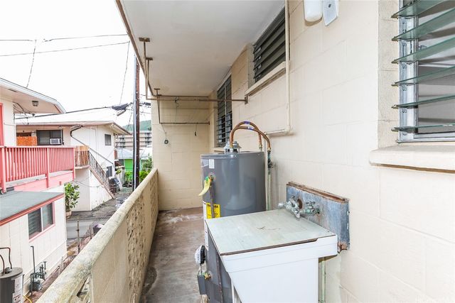 1626 Frog Lane 201, Honolulu, HI 96817