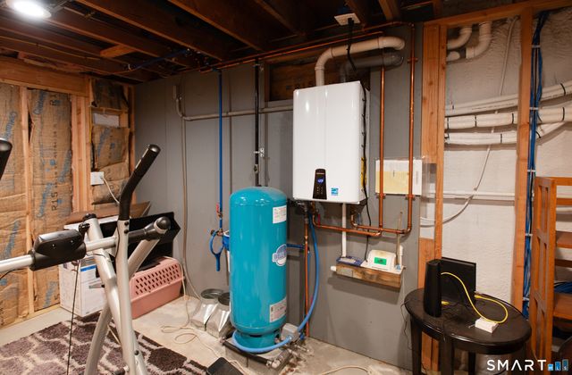 95 Obtuse Hill Road, Brookfield, CT 06804