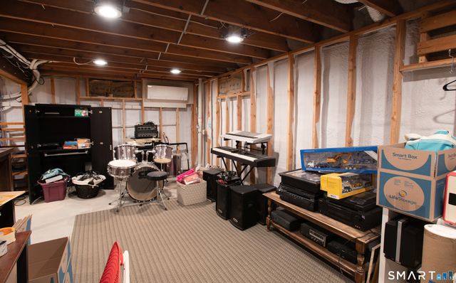 95 Obtuse Hill Road, Brookfield, CT 06804