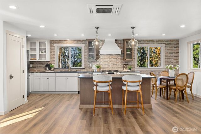 9813 Moran Road, Arlington, WA 98223