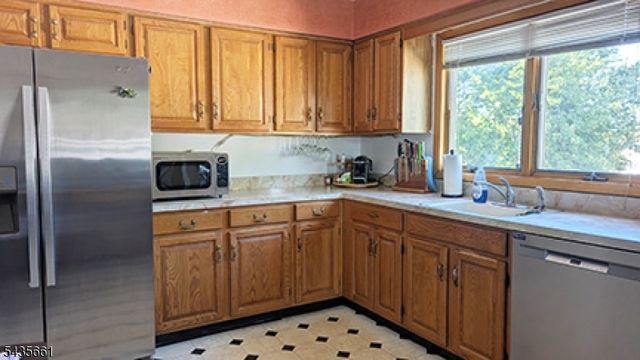 33 William St, Wallington Boro, NJ 07057
