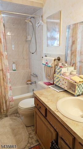 33 William St, Wallington Boro, NJ 07057