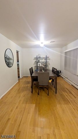33 William St, Wallington Boro, NJ 07057