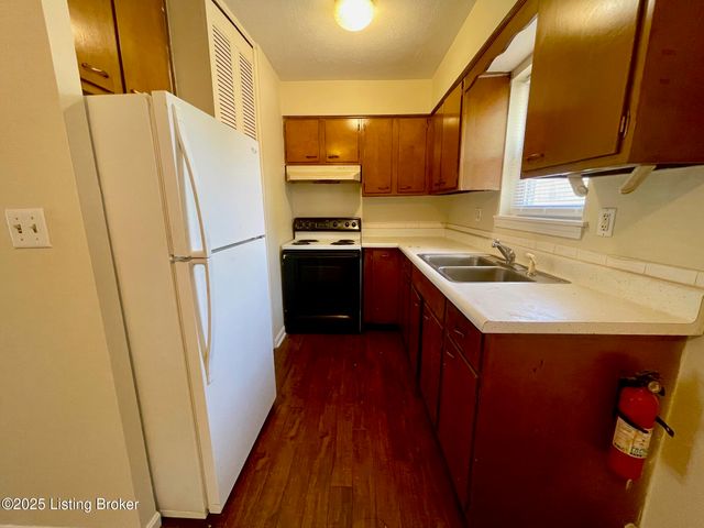 3909 S 3rd St 7, Louisville, KY 40214