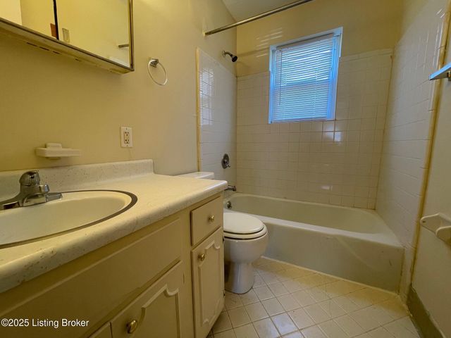 3909 S 3rd St 7, Louisville, KY 40214