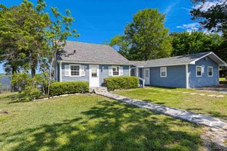 20505 Flat Creek Drive, Chandler, TX 75758