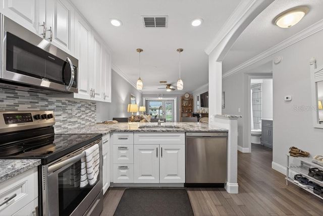 2465 NORTHSIDE DRIVE 305, Clearwater, FL 33761