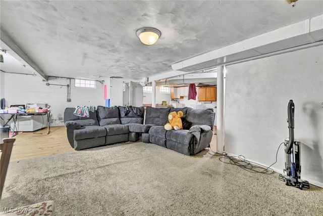 4275 W 137th Street, Cleveland, OH 44135