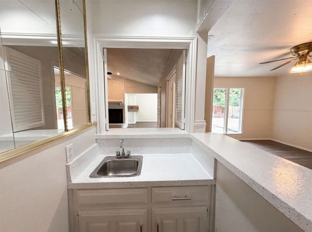 722 S Forest Lane, Duncanville, TX 75116