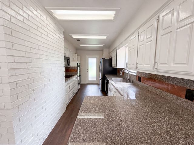 722 S Forest Lane, Duncanville, TX 75116