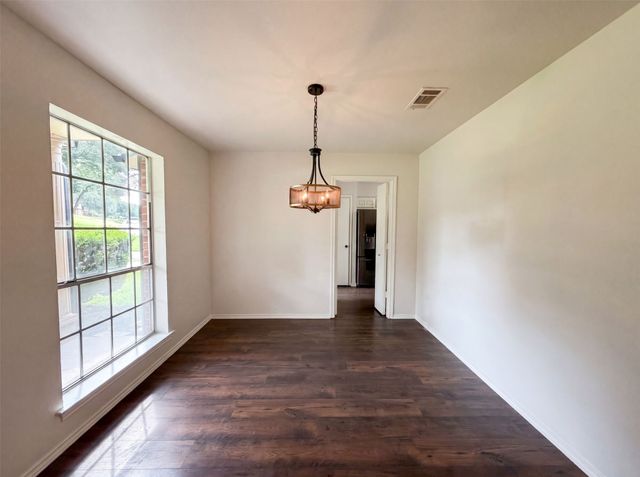 722 S Forest Lane, Duncanville, TX 75116