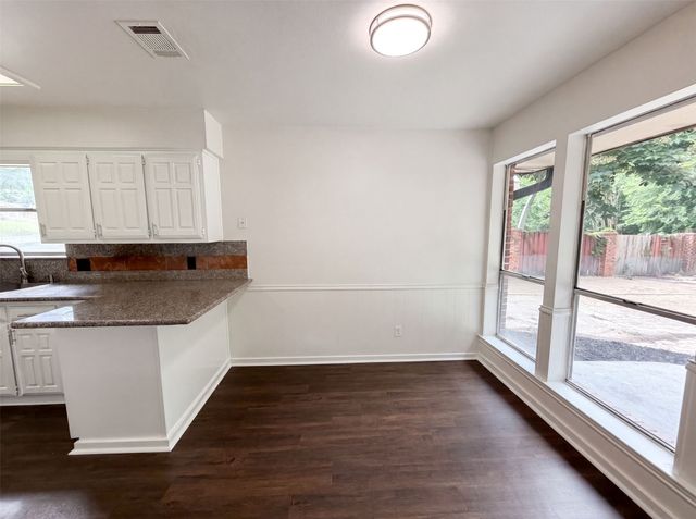 722 S Forest Lane, Duncanville, TX 75116
